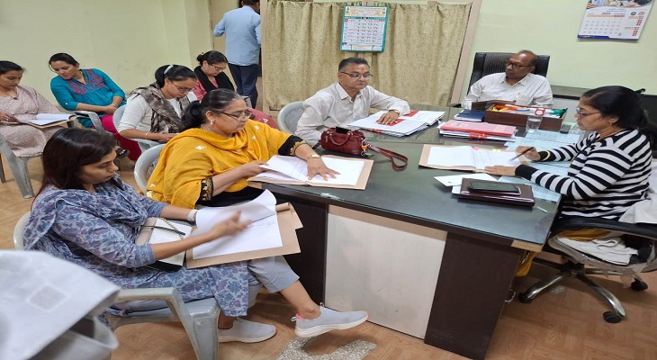 Aajkaal Daily (Desh Pardesh Ni Aajkaal)