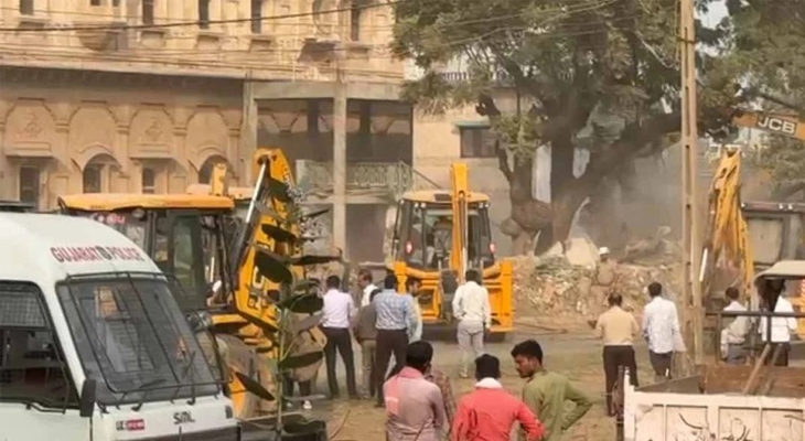 Aajkaal Daily (Desh Pardesh Ni Aajkaal)