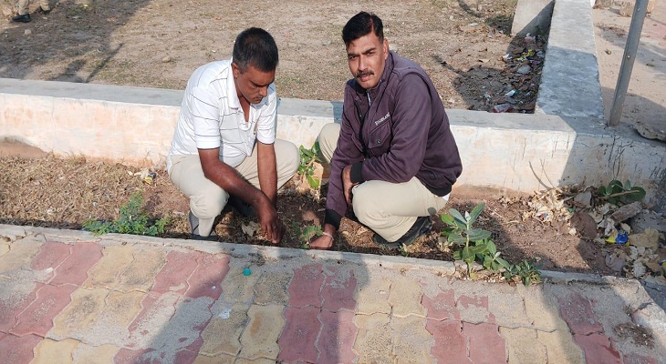 Aajkaal Daily (Desh Pardesh Ni Aajkaal)