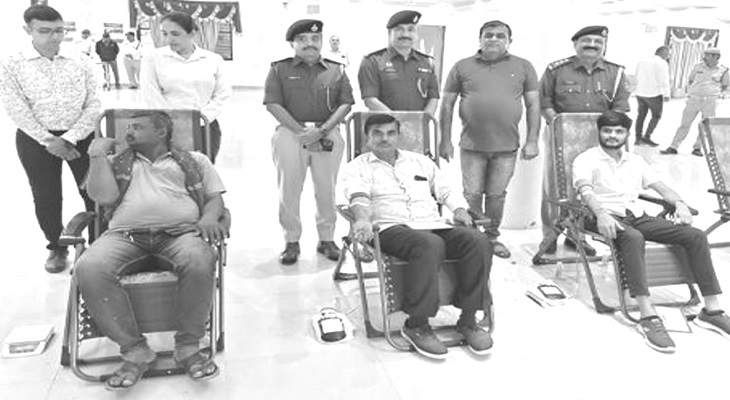 Aajkaal Daily (Desh Pardesh Ni Aajkaal)