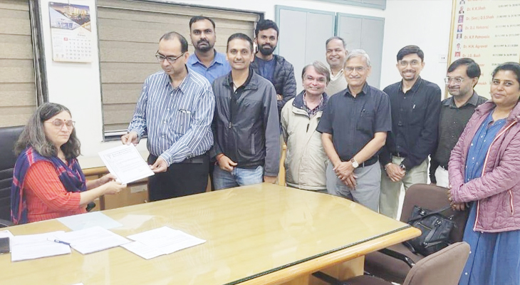 Aajkaal Daily (Desh Pardesh Ni Aajkaal)