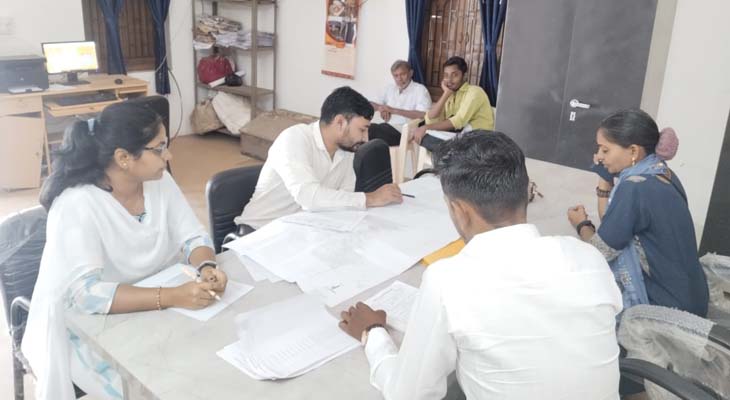Aajkaal Daily (Desh Pardesh Ni Aajkaal)