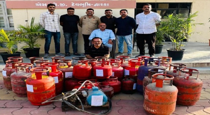 Aajkaal Daily (Desh Pardesh Ni Aajkaal)