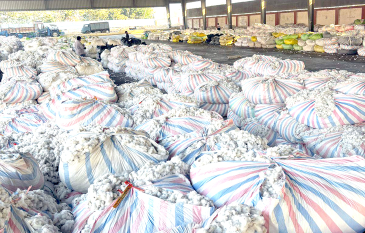 Aajkaal Daily (Desh Pardesh Ni Aajkaal)