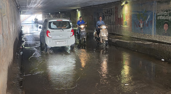 Aajkaal Daily (Desh Pardesh Ni Aajkaal)