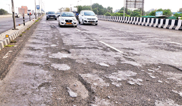 Aajkaal Daily (Desh Pardesh Ni Aajkaal)