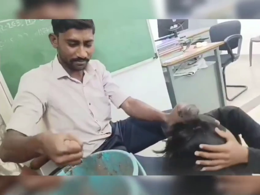 Aajkaal Daily (Desh Pardesh Ni Aajkaal)