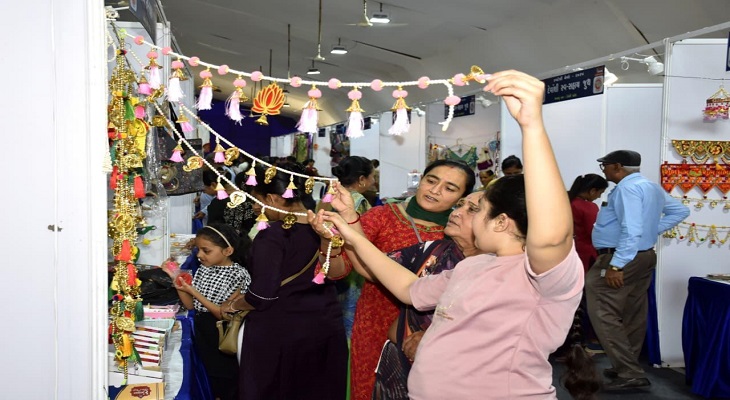 Aajkaal Daily (Desh Pardesh Ni Aajkaal)