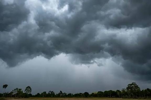 Aajkaal Daily (Desh Pardesh Ni Aajkaal)