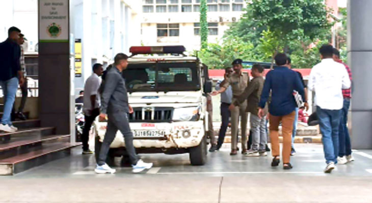 Aajkaal Daily (Desh Pardesh Ni Aajkaal)