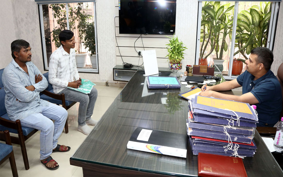 Aajkaal Daily (Desh Pardesh Ni Aajkaal)