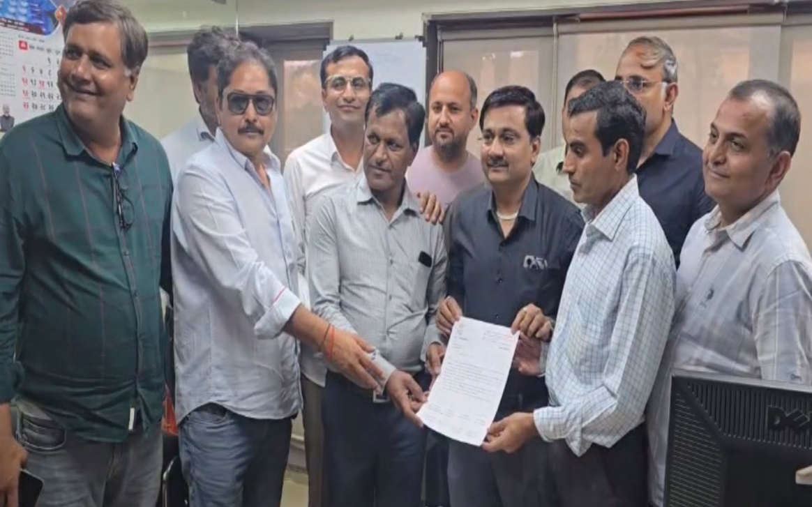 Aajkaal Daily (Desh Pardesh Ni Aajkaal)