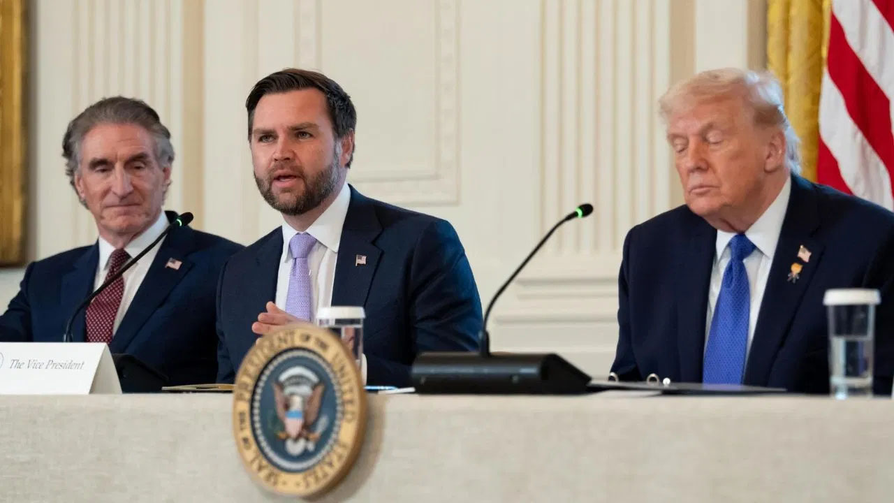 Aajkaal Daily (Desh Pardesh Ni Aajkaal)