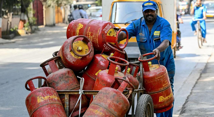 Aajkaal Daily (Desh Pardesh Ni Aajkaal)