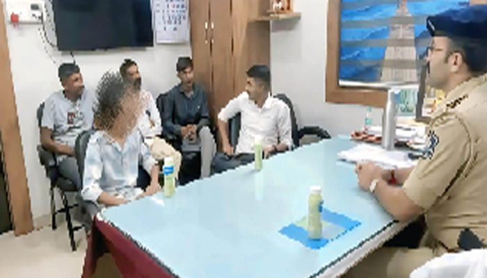 Aajkaal Daily (Desh Pardesh Ni Aajkaal)