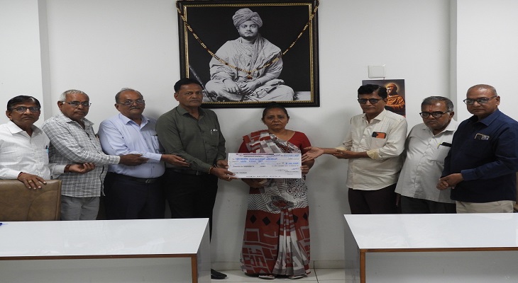 Aajkaal Daily (Desh Pardesh Ni Aajkaal)