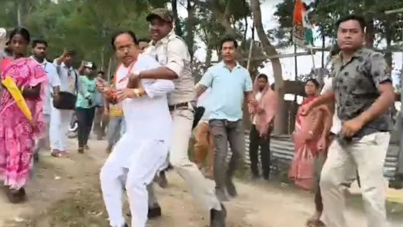 Aajkaal Daily (Desh Pardesh Ni Aajkaal)