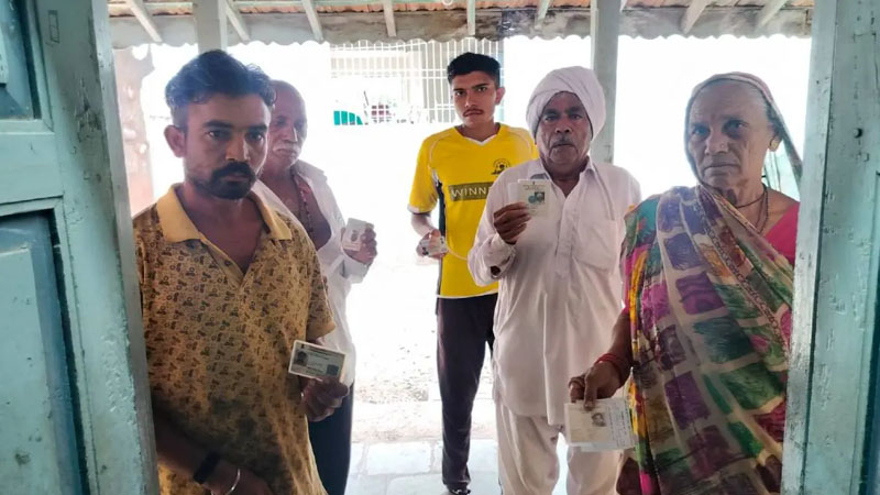 Aajkaal Daily (Desh Pardesh Ni Aajkaal)