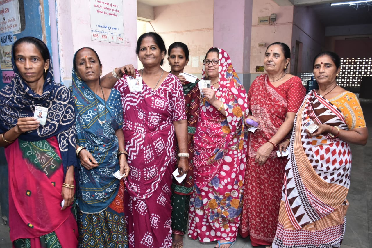 Aajkaal Daily (Desh Pardesh Ni Aajkaal)