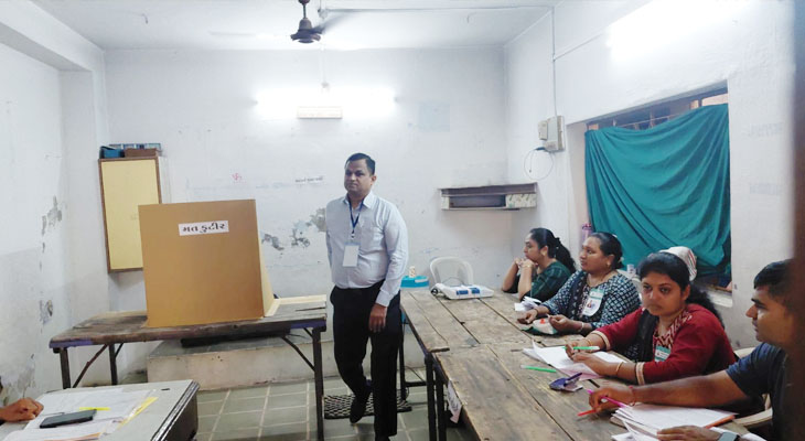 Aajkaal Daily (Desh Pardesh Ni Aajkaal)