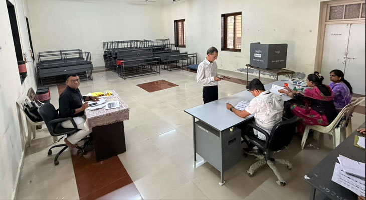 Aajkaal Daily (Desh Pardesh Ni Aajkaal)