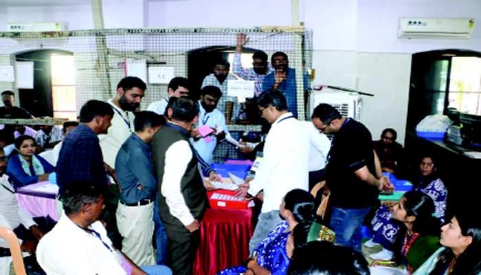 Aajkaal Daily (Desh Pardesh Ni Aajkaal)