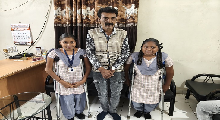 Aajkaal Daily (Desh Pardesh Ni Aajkaal)