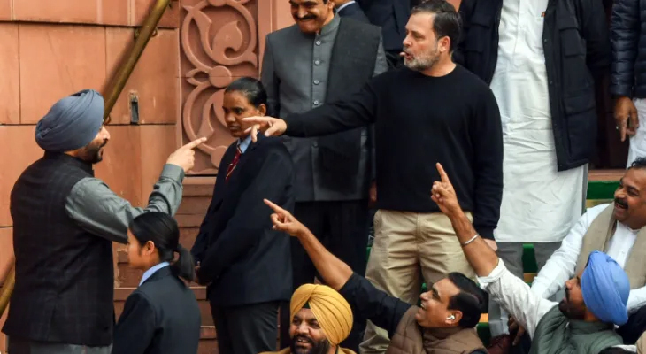 Aajkaal Daily (Desh Pardesh Ni Aajkaal)