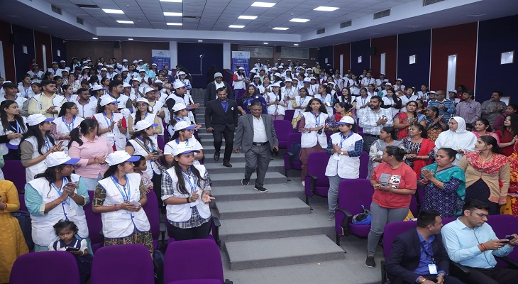 Aajkaal Daily (Desh Pardesh Ni Aajkaal)