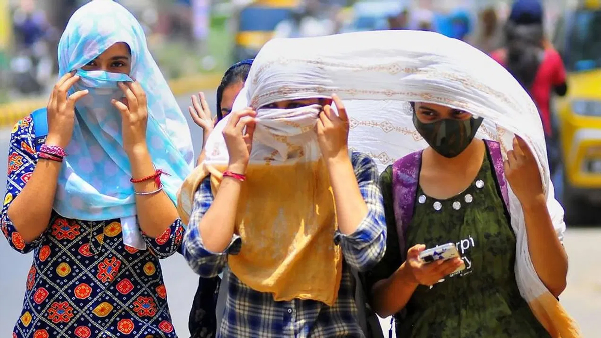 Aajkaal Daily (Desh Pardesh Ni Aajkaal)