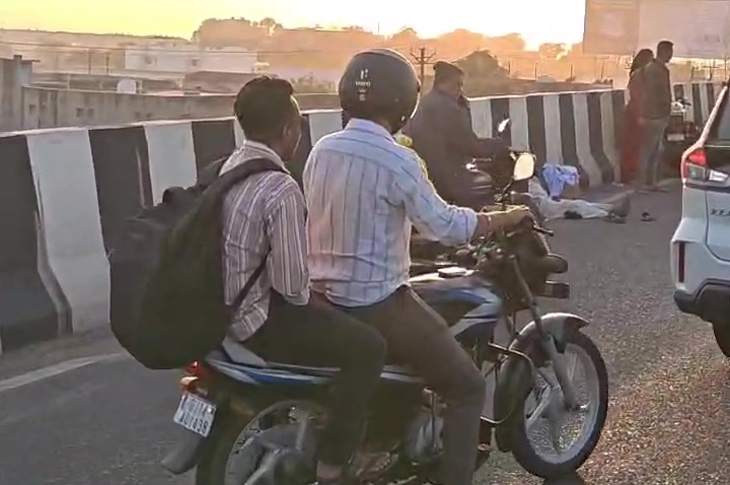 Aajkaal Daily (Desh Pardesh Ni Aajkaal)