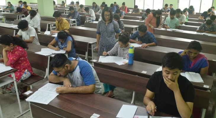 Aajkaal Daily (Desh Pardesh Ni Aajkaal)