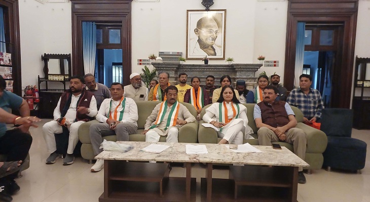 Aajkaal Daily (Desh Pardesh Ni Aajkaal)