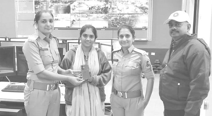 Aajkaal Daily (Desh Pardesh Ni Aajkaal)