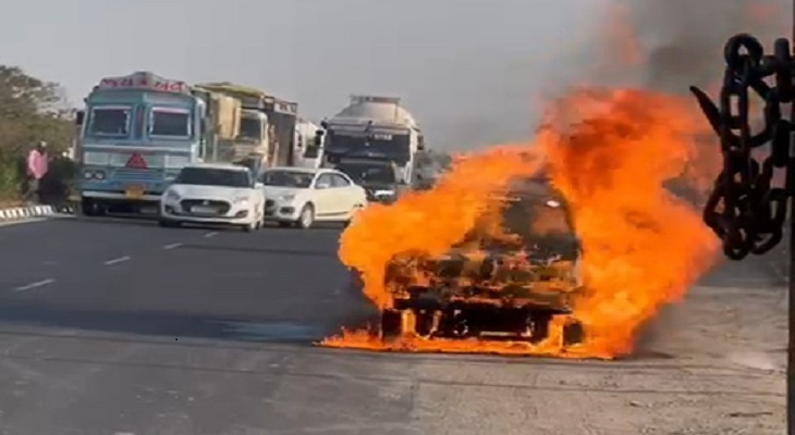 Aajkaal Daily (Desh Pardesh Ni Aajkaal)