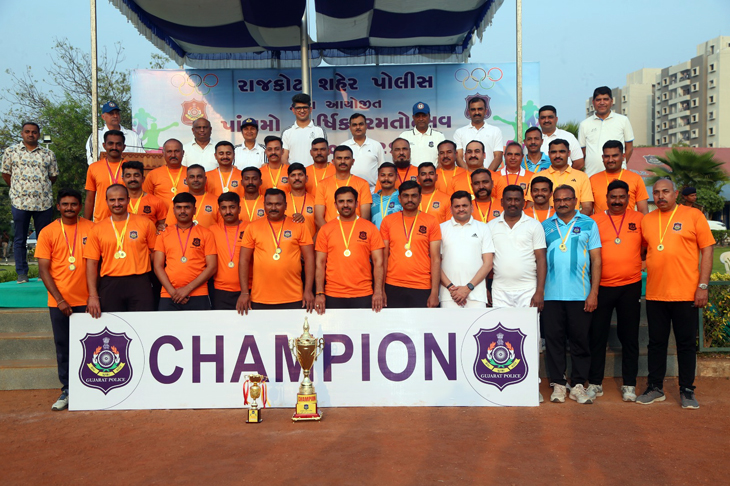 Aajkaal Daily (Desh Pardesh Ni Aajkaal)