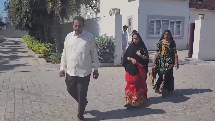 Aajkaal Daily (Desh Pardesh Ni Aajkaal)