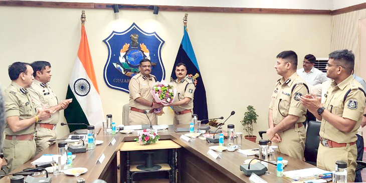 Aajkaal Daily (Desh Pardesh Ni Aajkaal)