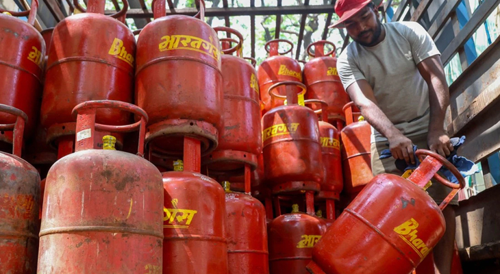 Aajkaal Daily (Desh Pardesh Ni Aajkaal)