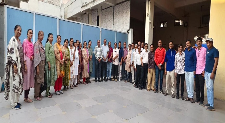 Aajkaal Daily (Desh Pardesh Ni Aajkaal)