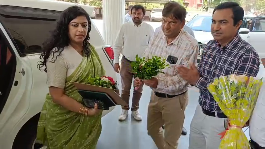 Aajkaal Daily (Desh Pardesh Ni Aajkaal)