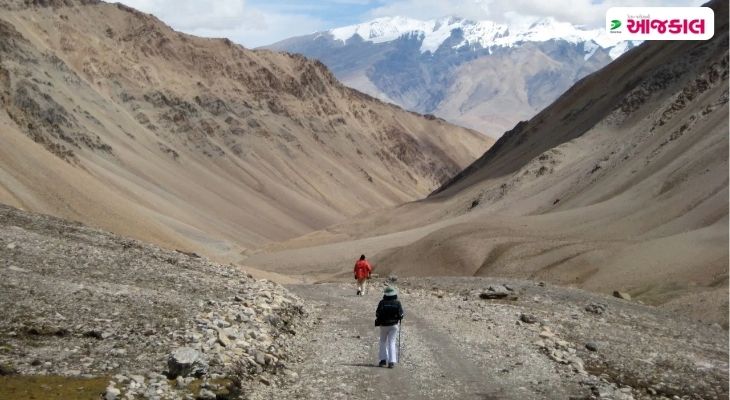 Aajkaal Daily (Desh Pardesh Ni Aajkaal)