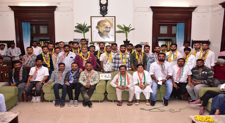 Aajkaal Daily (Desh Pardesh Ni Aajkaal)