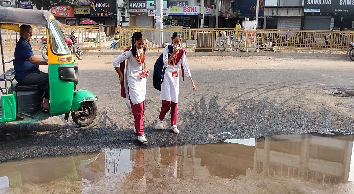 Aajkaal Daily (Desh Pardesh Ni Aajkaal)