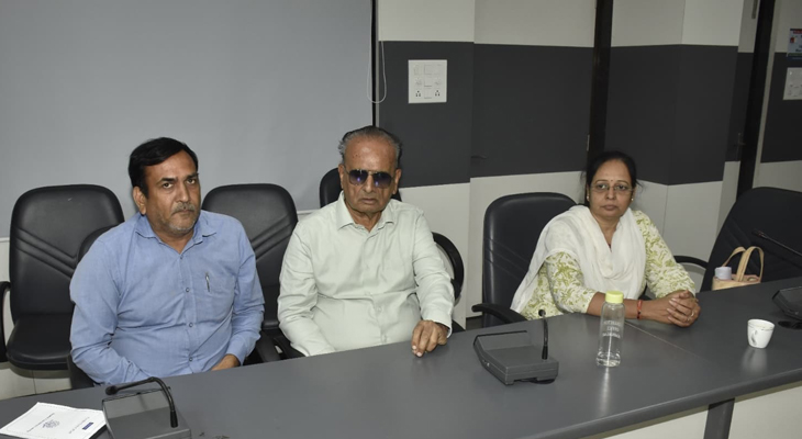 Aajkaal Daily (Desh Pardesh Ni Aajkaal)