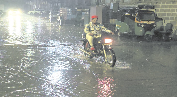 Aajkaal Daily (Desh Pardesh Ni Aajkaal)