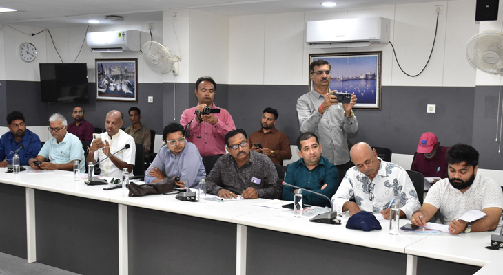 Aajkaal Daily (Desh Pardesh Ni Aajkaal)