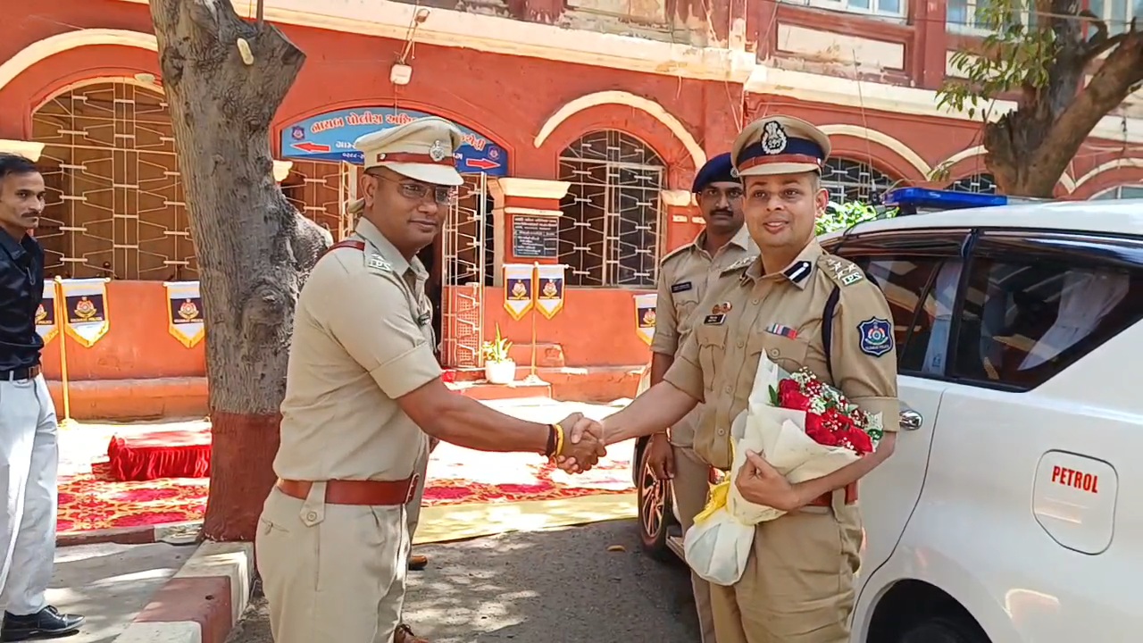 Aajkaal Daily (Desh Pardesh Ni Aajkaal)