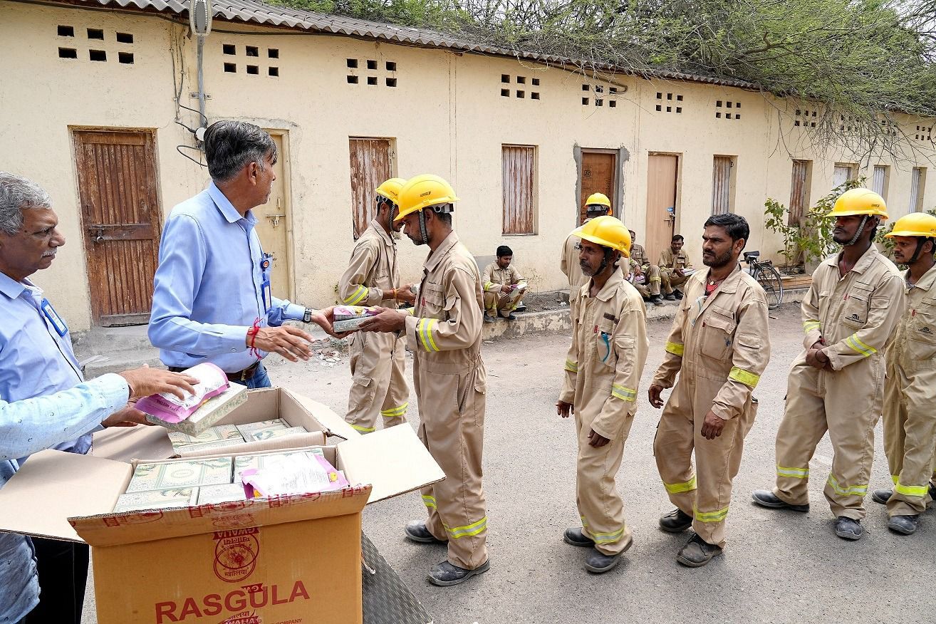 Aajkaal Daily (Desh Pardesh Ni Aajkaal)