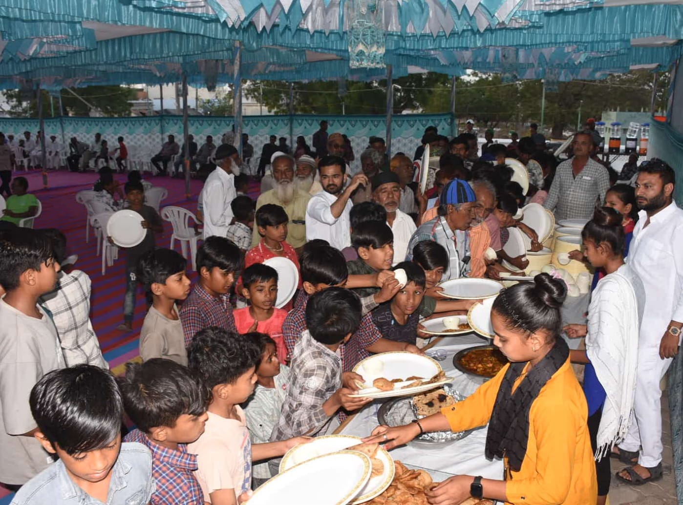 Aajkaal Daily (Desh Pardesh Ni Aajkaal)